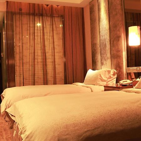 Manhattan Bund Business Hotel Shanghai Room photo