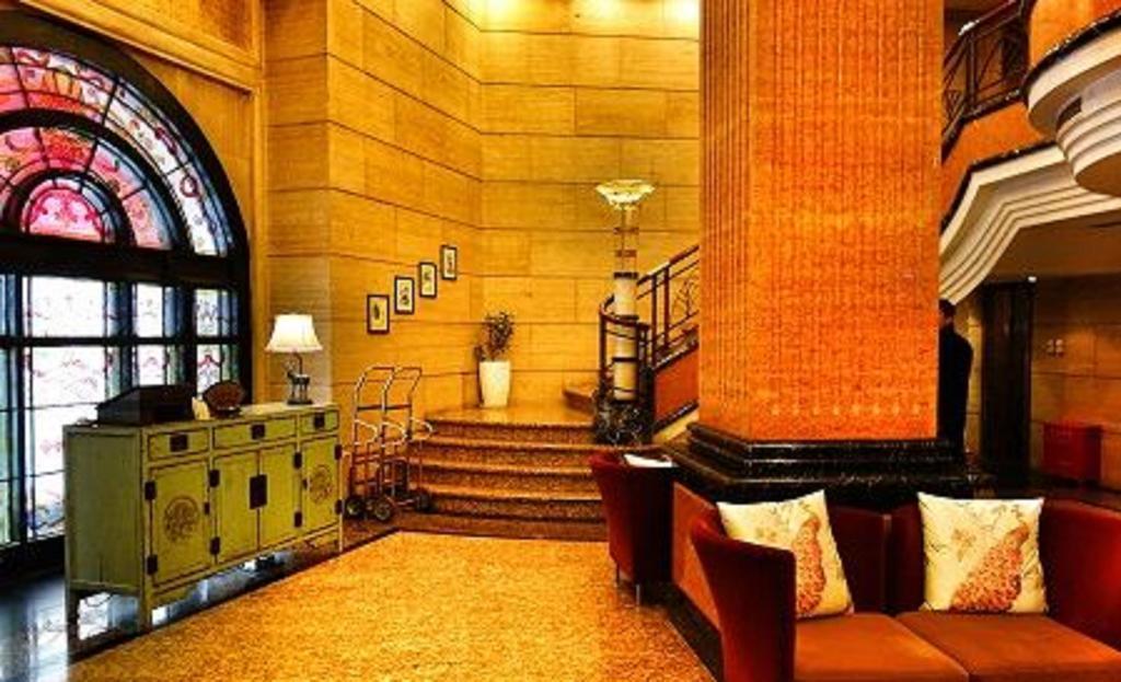Manhattan Bund Business Hotel Shanghai Exterior photo