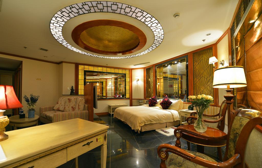 Manhattan Bund Business Hotel Shanghai Room photo