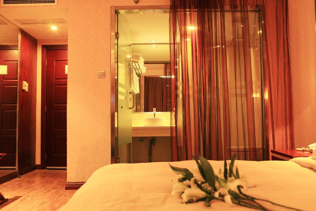 Manhattan Bund Business Hotel Shanghai Room photo