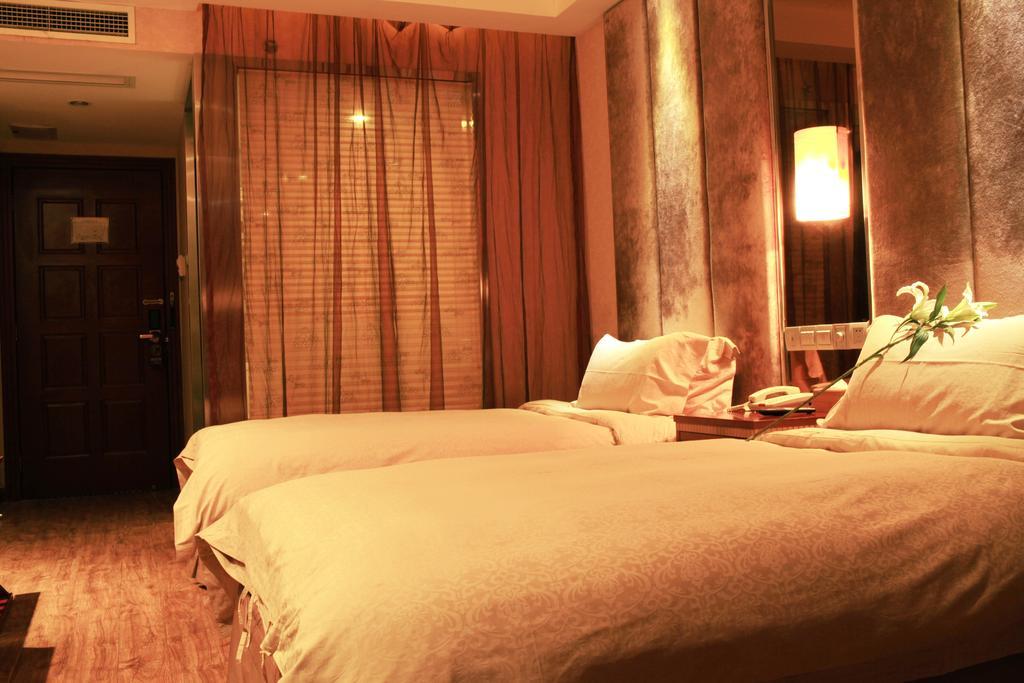 Manhattan Bund Business Hotel Shanghai Room photo