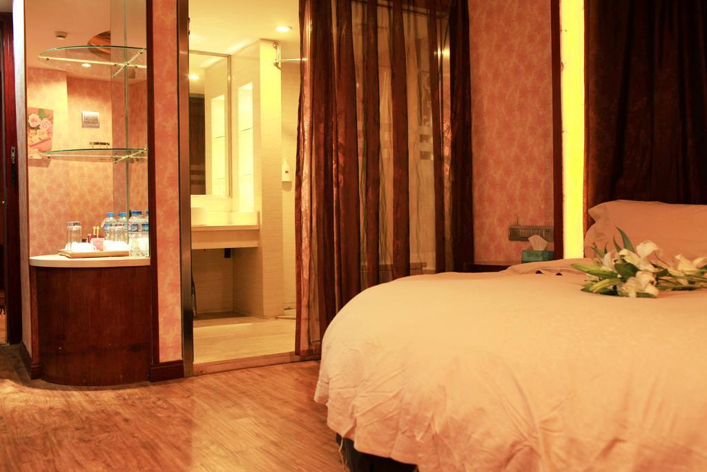 Manhattan Bund Business Hotel Shanghai Room photo